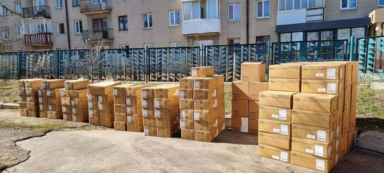Aid to Ukrainian hospitals - 6,500 containers for donating blood